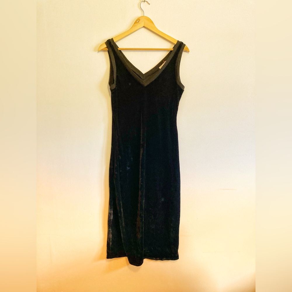 🌟 Glam Black Velvet MIDI Dress